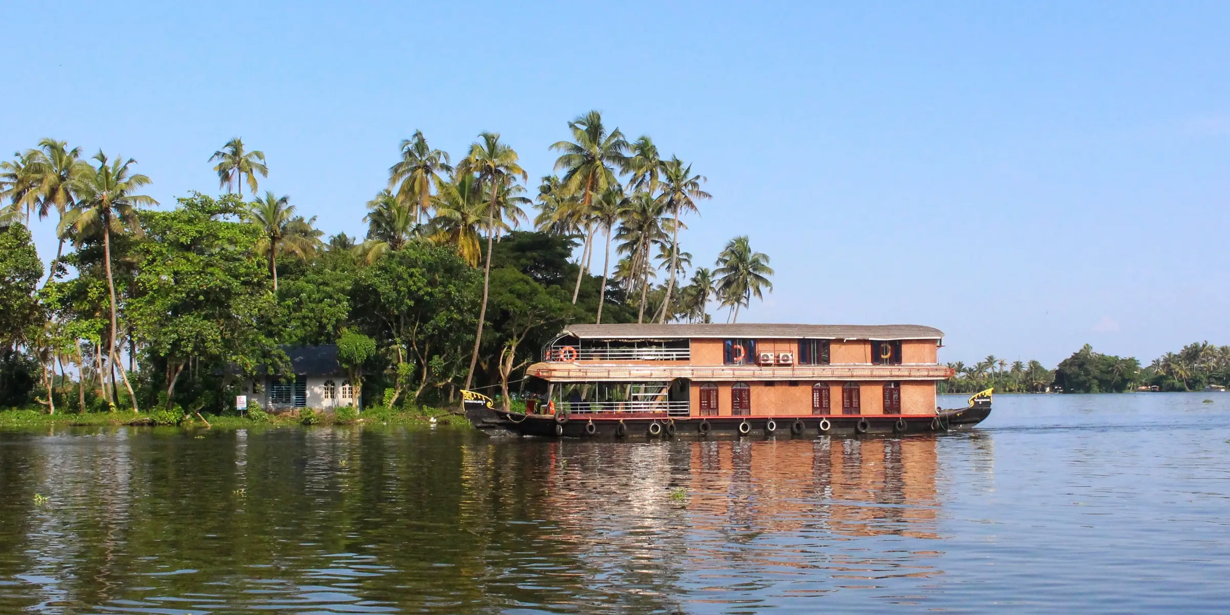 Kumarakom - 1 Day Houseboat 